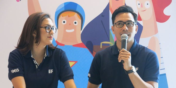 Darius dan Donna Tetap Utamakan Bahasa Ibu