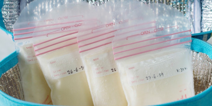 Tips Membawa ASI di Pesawat