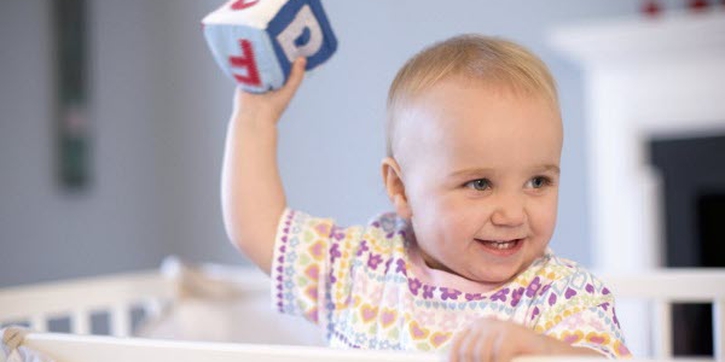 Selera Humor Bayi Usia 6-9 Bulan