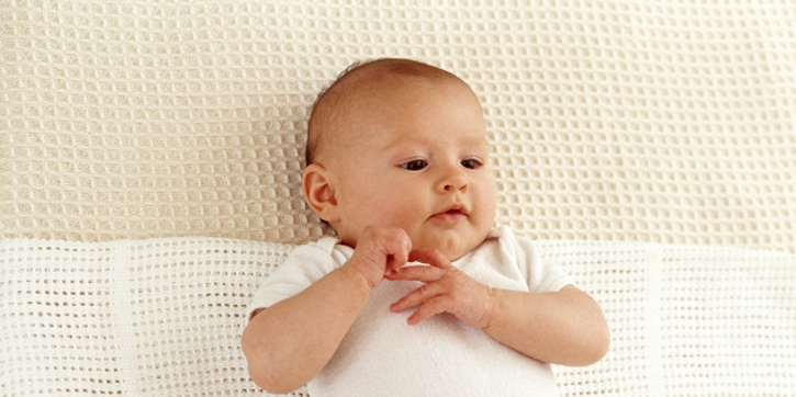 Mitos Pengasuhan Bayi, Mana yang Harus Dipercaya? 