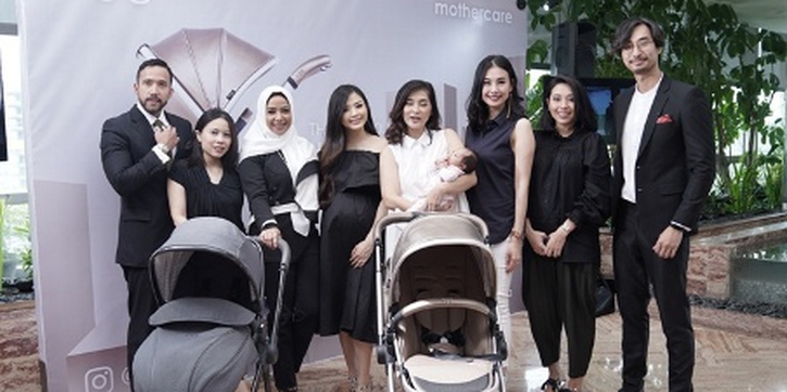 Stroller Bentuk Telur Ini Maksimalkan Kenyamanan Anak