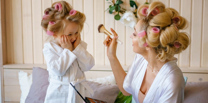 Saat Balita Mengenal Makeup, Lakukan Tips Ini Moms