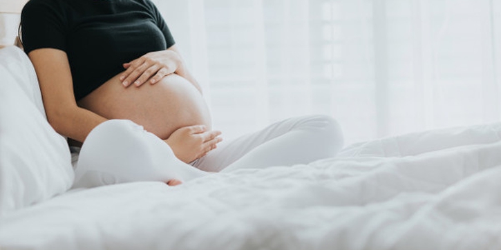 Moms, Ini Penyebab Keluar Lendir saat Hamil Tua