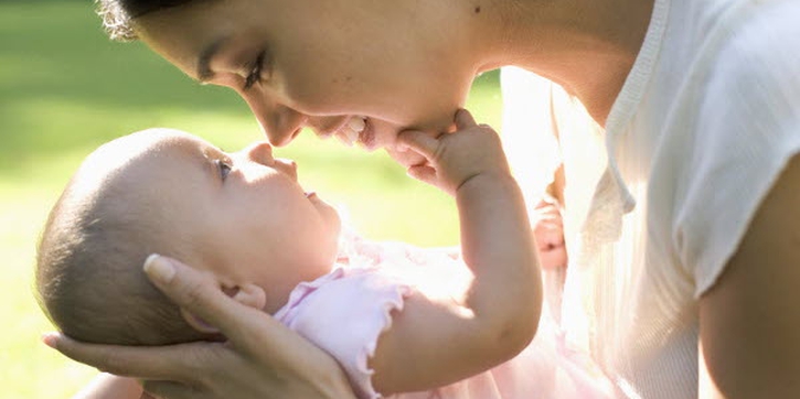 Brain Games untuk Bayi 0-3 Bulan