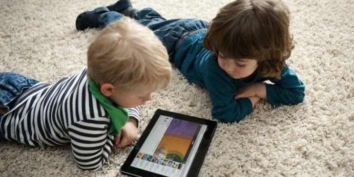 Awas, Anak Anda Kecanduan Gadget!