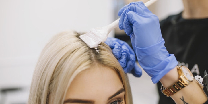 Bolehkah Ibu Hamil Mengecat Rambut?