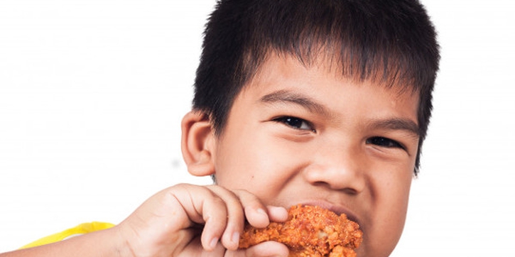 Moms, Yuk Siasati Kebiasaan Anak Makan Gorengan