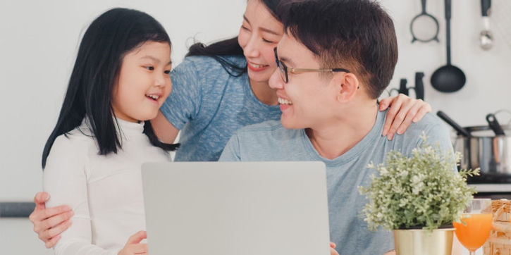 5 Kiat Cerdas agar Anak Tangkas Berinternet 