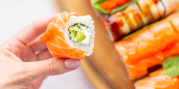 Amankah Makan Sushi Setelah Melahirkan atau saat Menyusui?