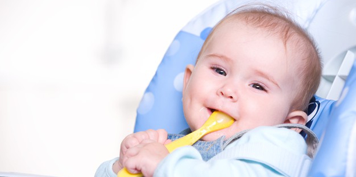 Rekomendasi Sendok Makan Bayi yang Aman dan Berkualitas