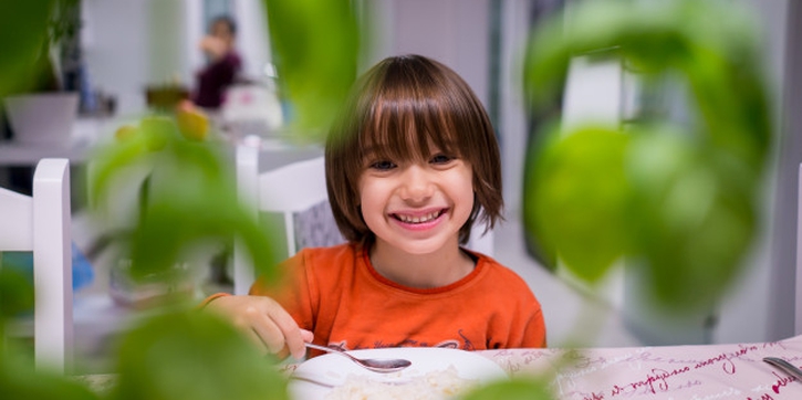 Tips Mengatur Pola Makan Anak saat Berpuasa
