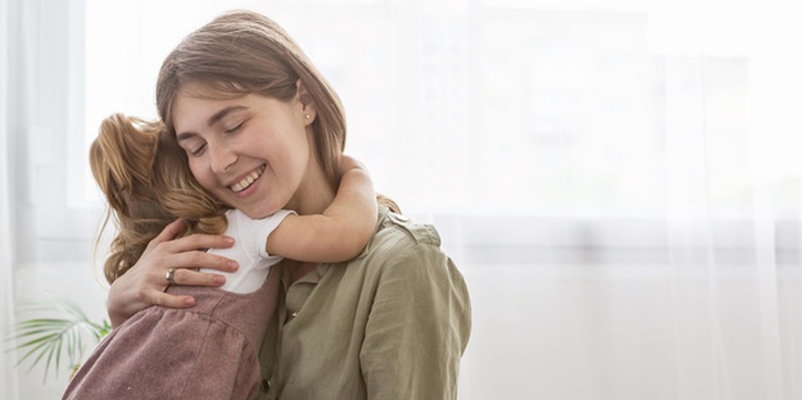 9 Perilaku Anak yang Menunjukkan Tanda Ungkapan Cinta