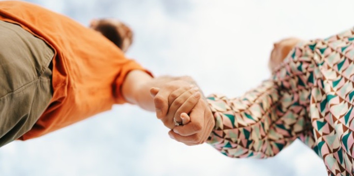 Selain Romantis, Ini Lho, Manfaat Sentuhan Fisik dengan Pasangan