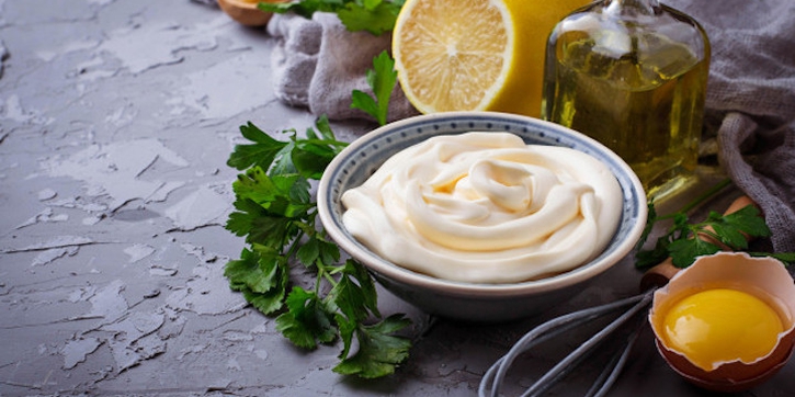 Bolehkah Bayi Makan Mayones? Ini Jawabannya, Moms!