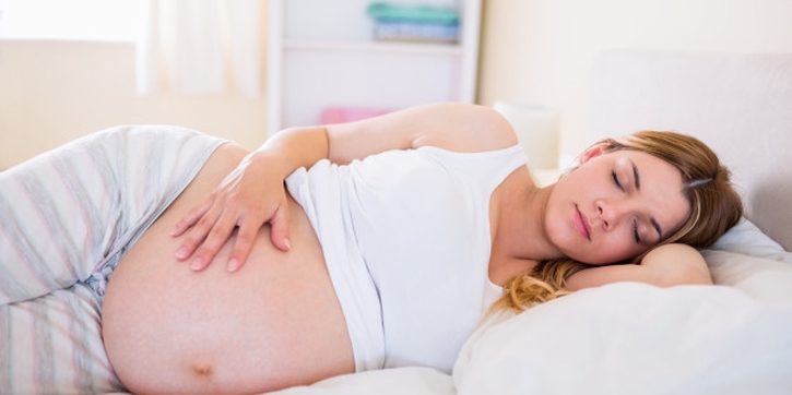 Sulit Tidur Kala Hamil Muda? Ini Penyebabnya, Moms