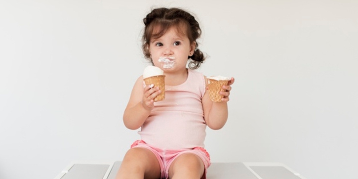 Kapan Bayi Boleh Konsumsi Makanan dan Minuman Manis?