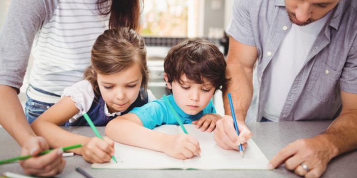 Moms, Yuk Ketahui Gaya Pengasuhan Orang Tua Amerika