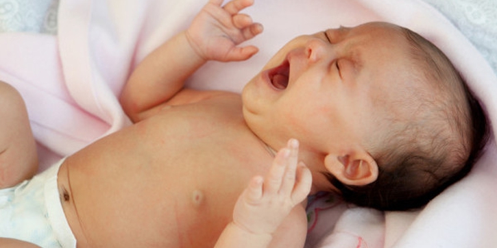 Tips Anti-Panik saat Bayi Anda Kolik