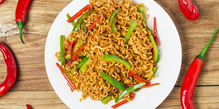 Tak Selalu Buruk, Ini Manfaat Makan Mi Instan buat Anda