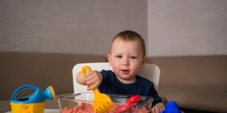 Bahan Makanan yang Aman untuk Sensory Play Bayi Anda