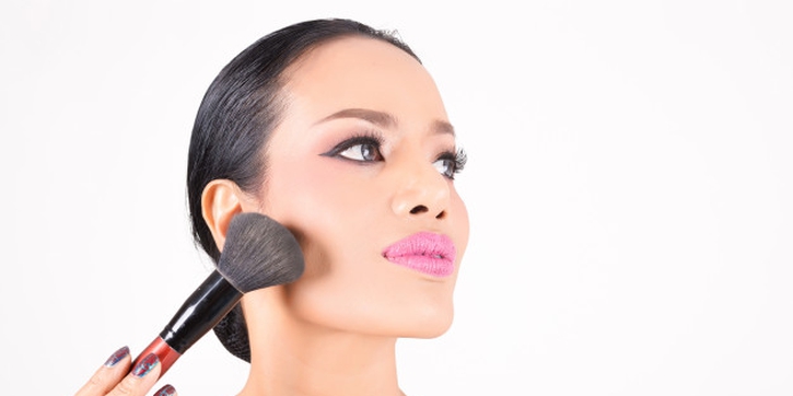 Cara Tetap Cantik saat Hamil dengan Contouring