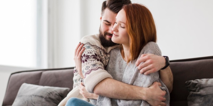 7 Alasan agar Anda Lebih Sering Berpelukan dengan Pasangan