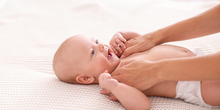 6 Rekomendasi Minyak Telon yang Hangatnya Pas untuk Bayi