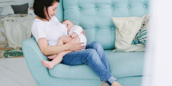 Tips Tetap Aman Menyusui saat Mengalami Milk Blister