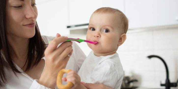 10 Makanan yang Harus Dihindari saat Berikan MPASI pada Bayi