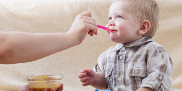 7 Makanan Sumber Protein yang Baik untuk Bayi Anda