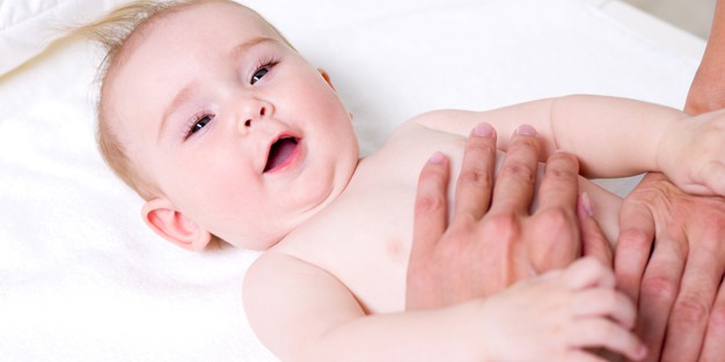  Cara Ampuh Meredakan Perut Kembung pada Bayi