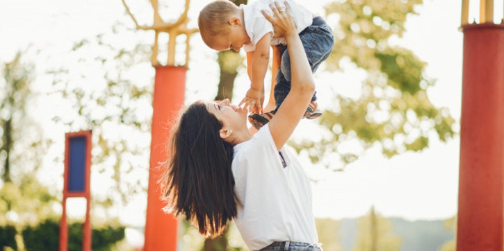 Shaken Baby Syndrome Bisa Dicegah! Begini Caranya, Moms