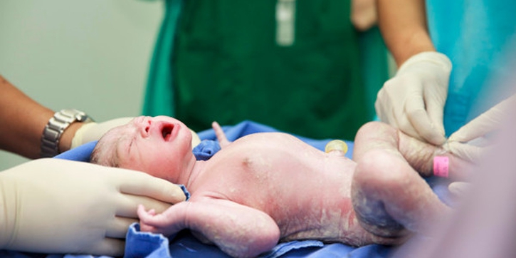 Moms Perlu Tahu, Bayi juga Bisa Terkena Stroke, lho!
