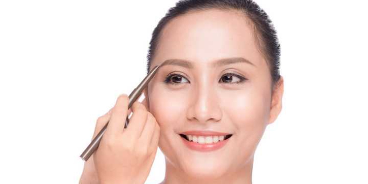 Rekomendasi 7 Pensil Alis Lokal Terbaik untuk Alis On Point