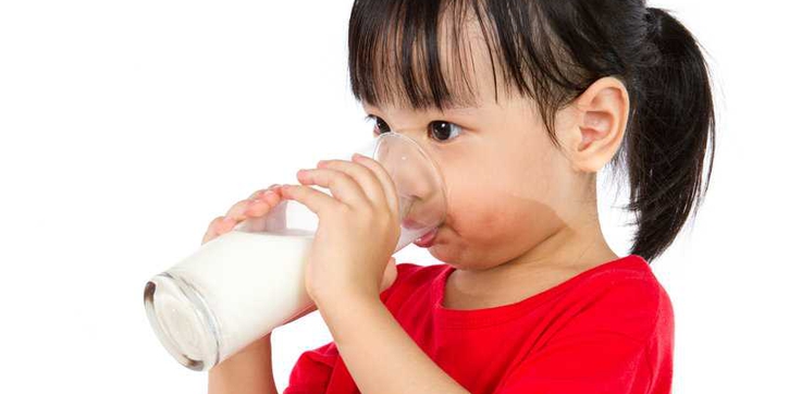 Jangan Lengah! Tingkatkan Daya Tahan Tubuh Si Kecil dengan Makanan dan Minuman Ini