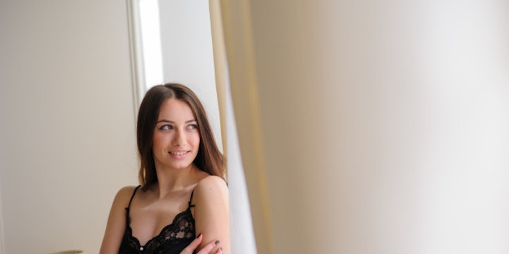 Cek Karakter Anda saat Bercinta Sesuai Warna Lingerie
