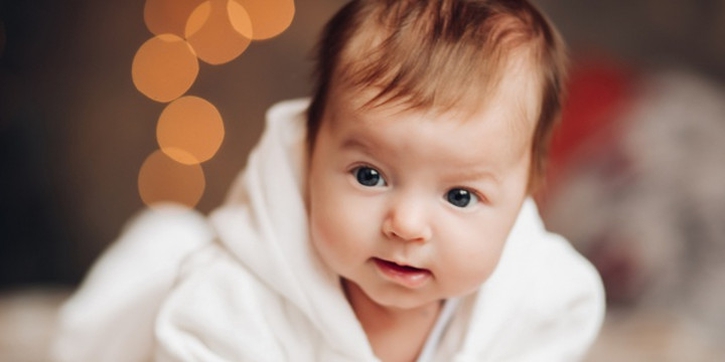 Menebalkan Rambut Bayi, Benarkah Bisa Menggunakan Seledri?