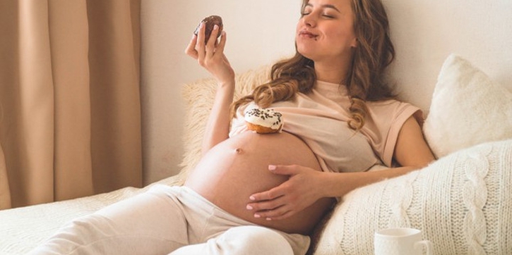 Moms, Waspadai Hal Ini saat Janin Anda Terlalu Besar!