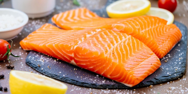 7 Alternatif Ikan Pengganti Salmon untuk MPASI Bayi Anda