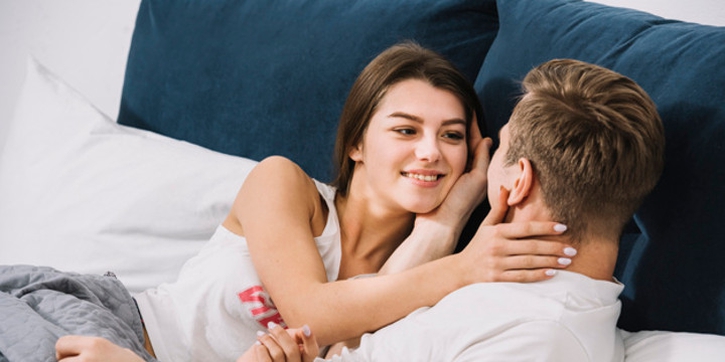10 Titik Sensitif pada Suami yang Bisa Membuatnya Bergairah
