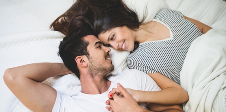 5 Posisi Bercinta yang Aman Dilakukan Usai Melahirkan