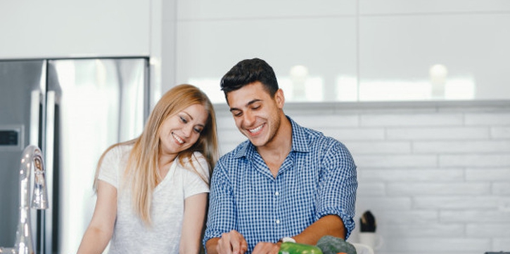 Tips Kencan di Rumah dengan Pasangan