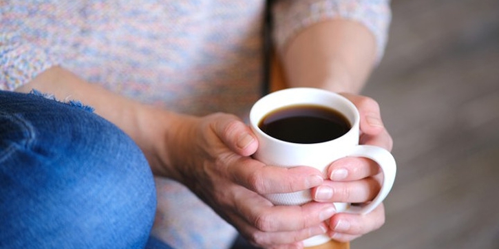 Hati-hati, Moms! Ini 5 Tanda Anda Sudah Kecanduan Kopi