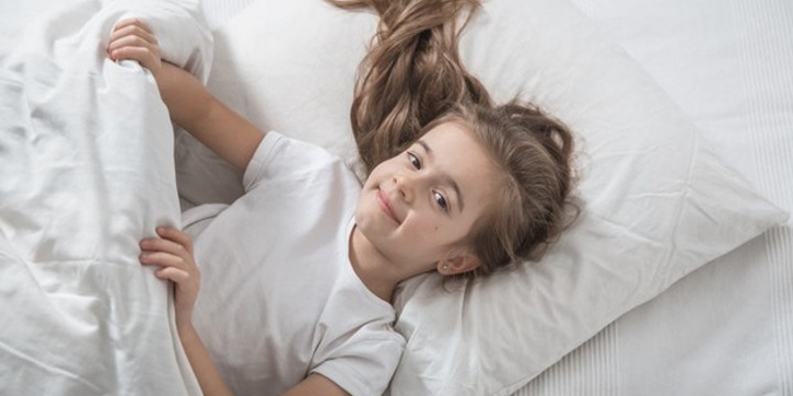 Moms, Ini Trik Ampuh Ajarkan Anak Rajin Bangun Pagi