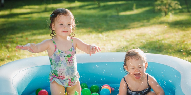 Si Kecil Suka Main Air? Ini Manfaat Water Play buat Anak