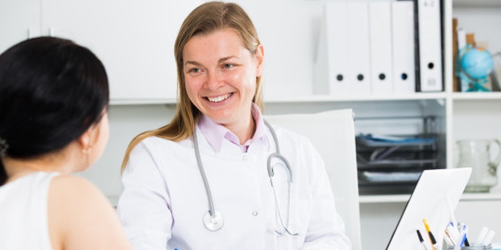 Cek Kesehatan Usai Persalinan Normal Perlu lho, Moms!