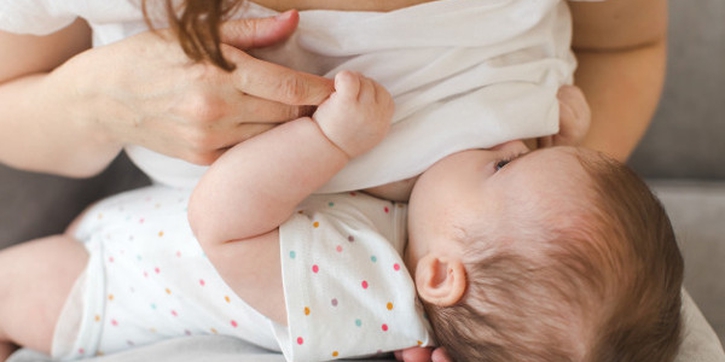 Moms, Ini 8 Tanda Bayi Anda Cukup ASI