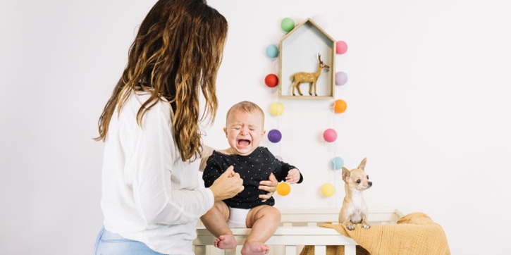 Ketahui Metode Cry It Out untuk Melatih Bayi Tidur Sendiri