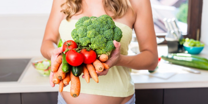 Trik Memenuhi Kebutuhan Nutrisi untuk Ibu Hamil yang Vegan