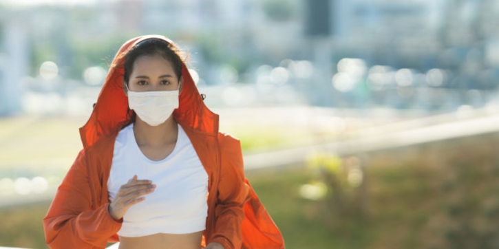 Olahraga Pakai Masker, Ini Jenis Masker yang Aman Dikenakan